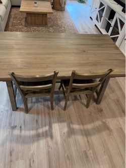 Dining room table
