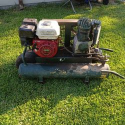 Rolair Compressor (Read Description/Lee La Descripción)