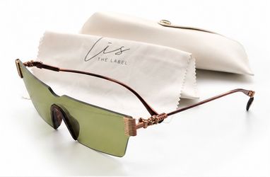 Brand New Oversized Shield Sunglasses – Green Lens