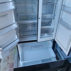 Black-Stainless French Door Cooling And Freezing 