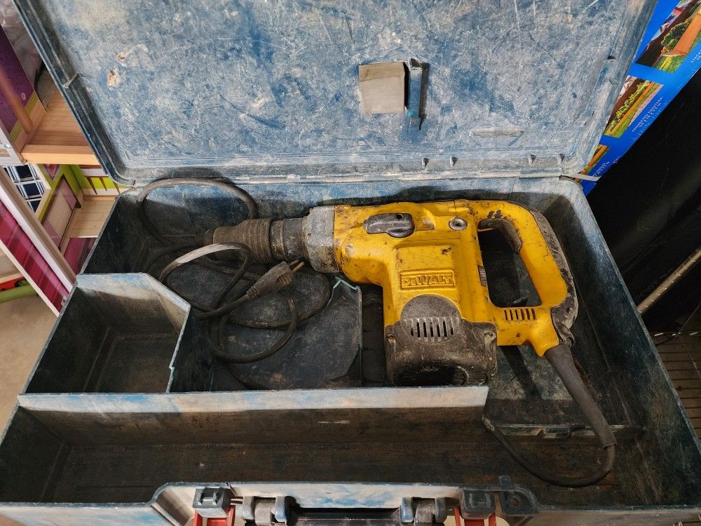Dewalt D25600 Rotary Hammer Drill