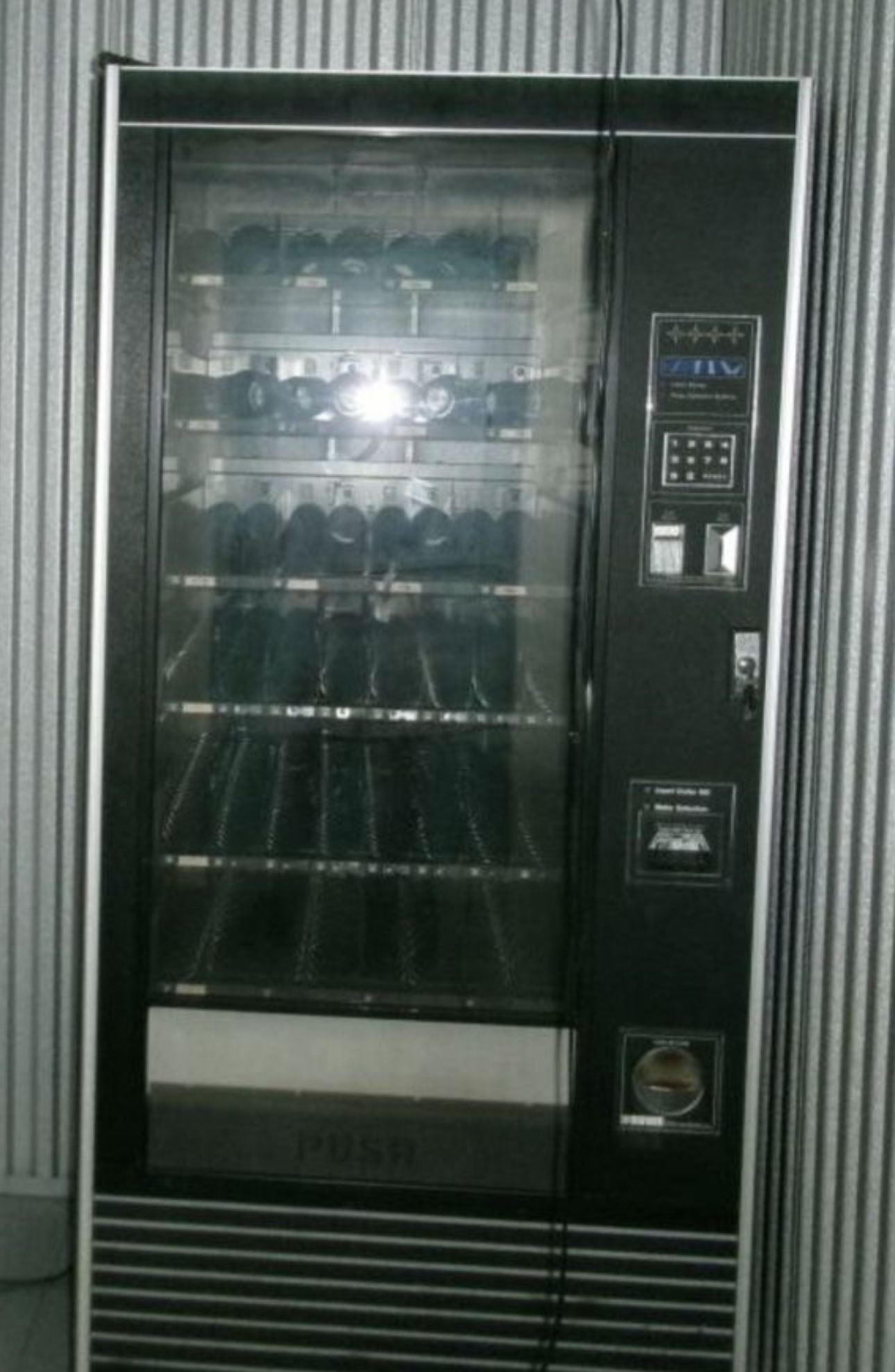 ROWE 5900 Vending Machine