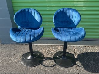 Barstools chairs