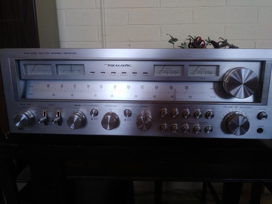 Vintage realistic sta 2100 receiver( non D model)