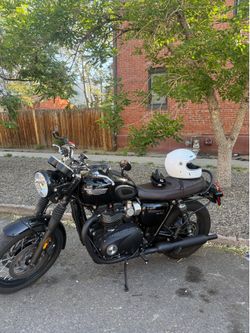 Triumph T120