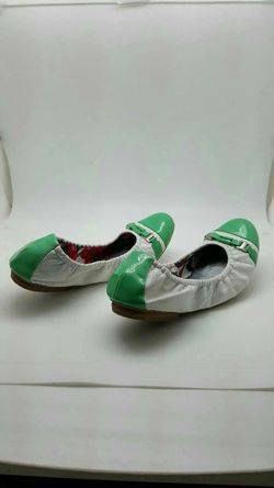 Tahari brand new flats size 9.5