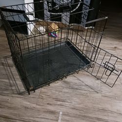 Dog Cage Like New Medium Size 