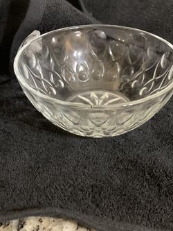 Salad bowl with serving bowl