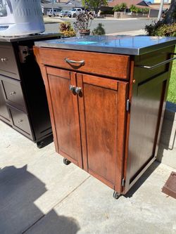 Mobile kitchen Island