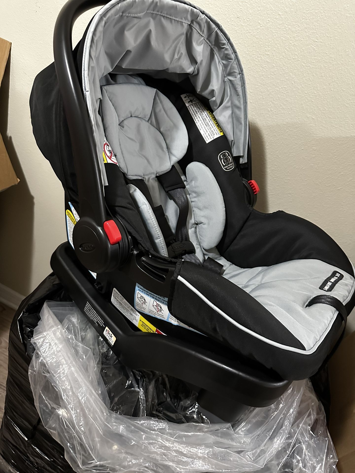 Graco Car Seat New With Base