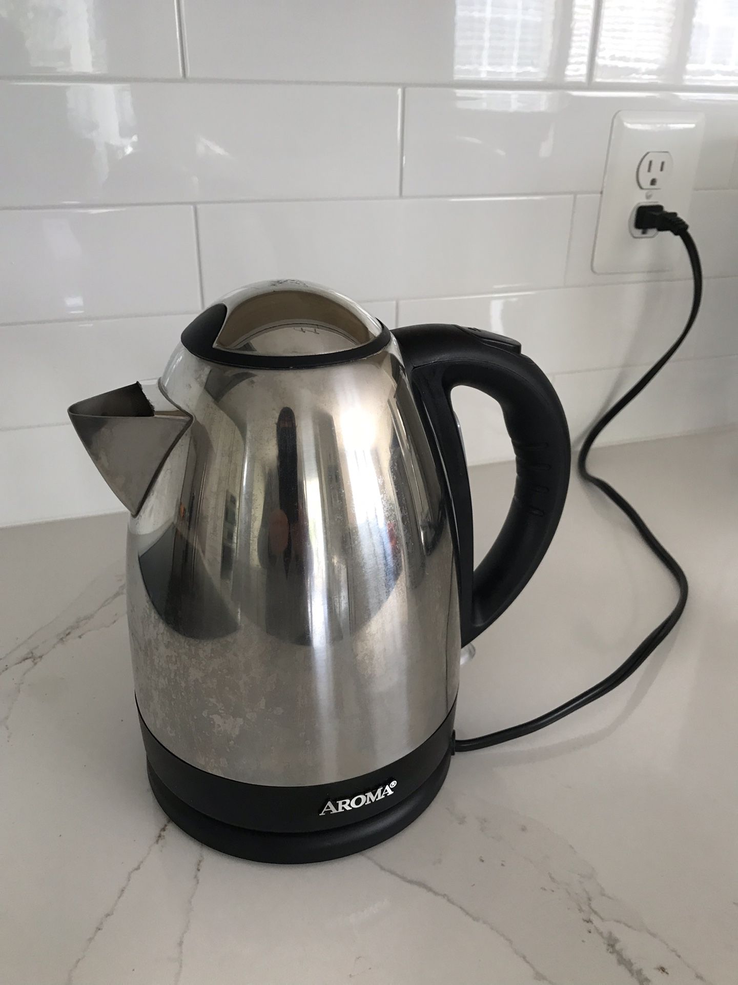 Electric kettle - pick up in Sterling