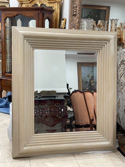 Exquisite Vintage Staked Wood Henredon Beveled Wall Mirror Featuring a Striking Multi Layer Frame🌷
