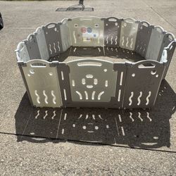 Baby gate/playyard