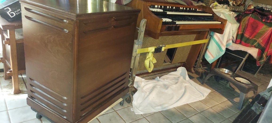 HAMMOND ORGAN A100 +145/147 LESLIE SPKR