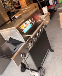 Gas grill charbroil
