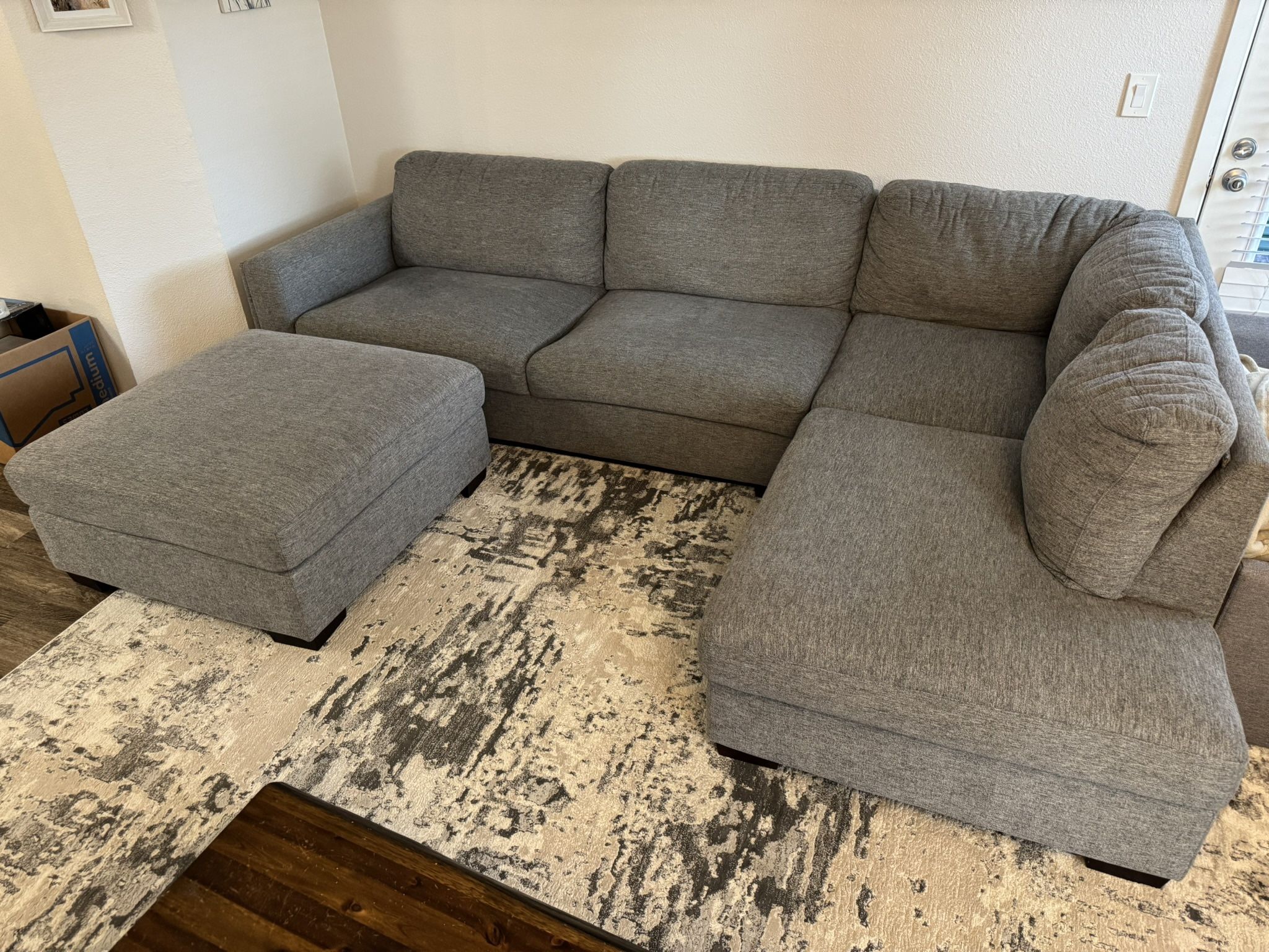 Grey Sectional Sofa With Ottoman