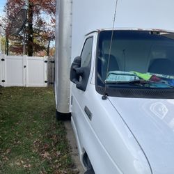 Ford E350 Box Truck With Lift Gate