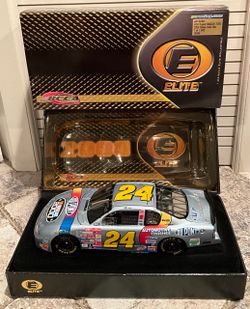 Jeff Gordon #24 DuPont NASCAR 2000 Monte Carlo Elite 1:24