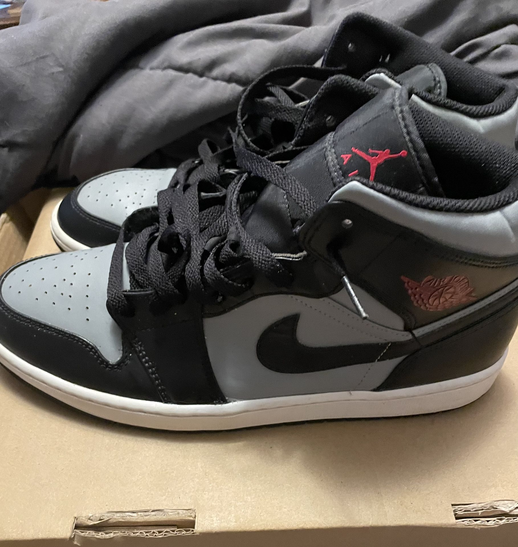 Jordan 1 Mid Shadow