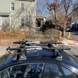 Thule Roof Rack Bike Rack for Sale in East Haven CT OfferUp