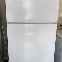 2021 Whirlpool 20.5 cu. ft. Top-Freezer Refrigerator - Purchased new 2 years ago - Excellent Condition