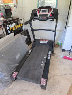 Sole F63 Folding Treadmill