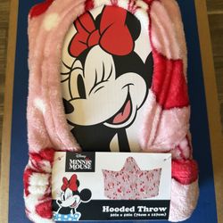 Minnie Mouse Hooded Throw 