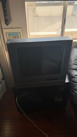 Polaroid Crt Gaming Tv w Working VHS player & Dvd Player