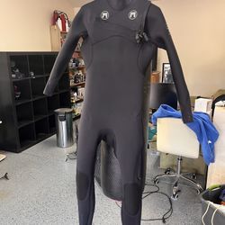 Matuse Apollo 4/3 L/S Wetsuit - Almost New