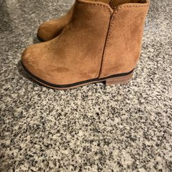 Toddler Chelsea Boots Size 5T