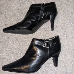 Women's Bandolino Black Leather Ankle Boot -Size 8M