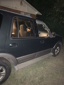 2004 Ford Expedition drives great power locks and windows need the back windshield fixed that 300 and the passenger window that’s 240