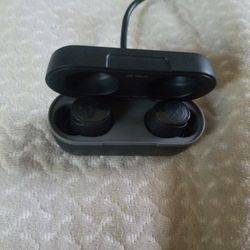 Skull Candy Bluetooth Ear Buds