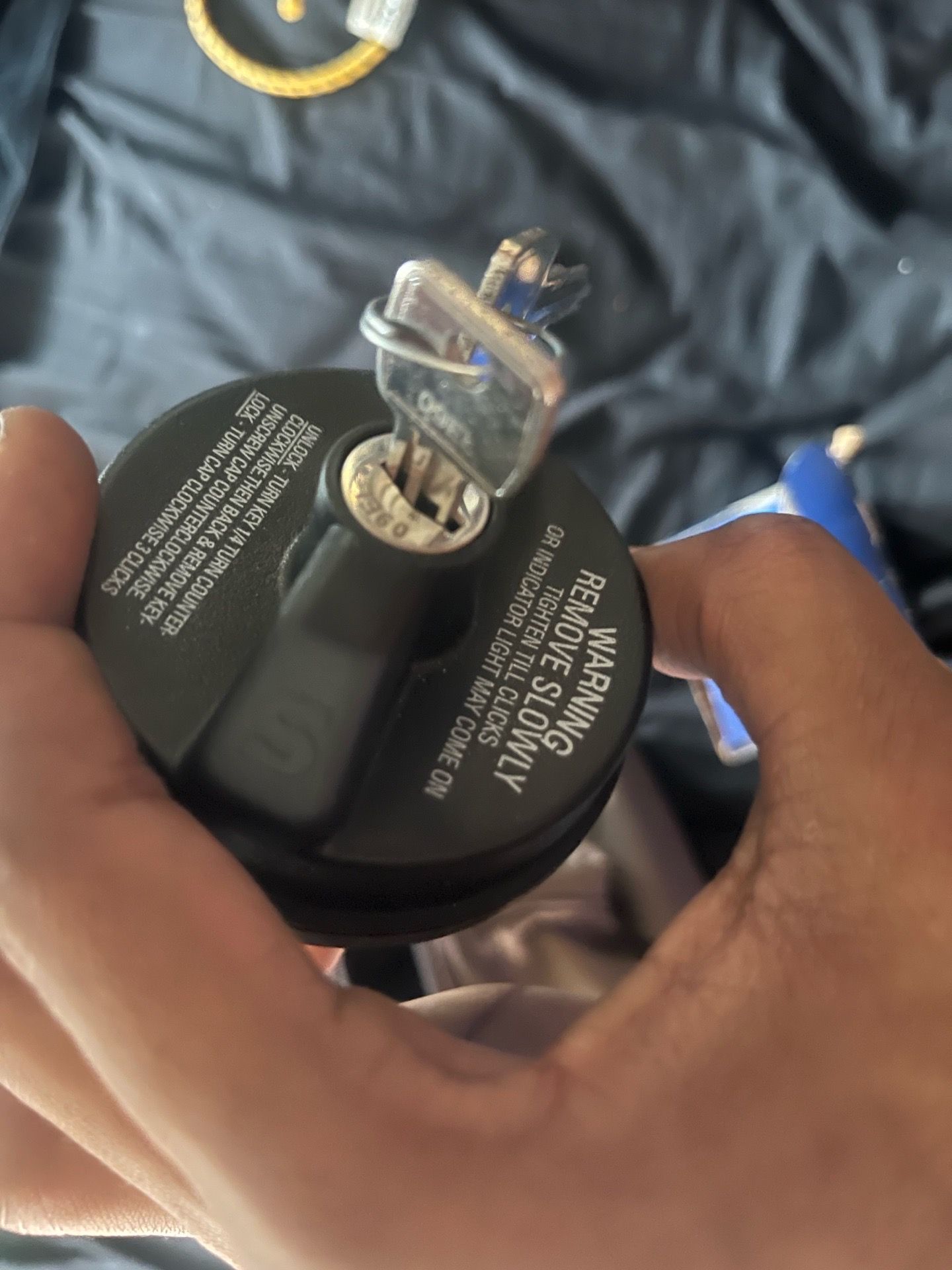 Fuel cap with lock