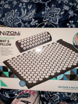Nizoni Acupressure Mat and Pillow