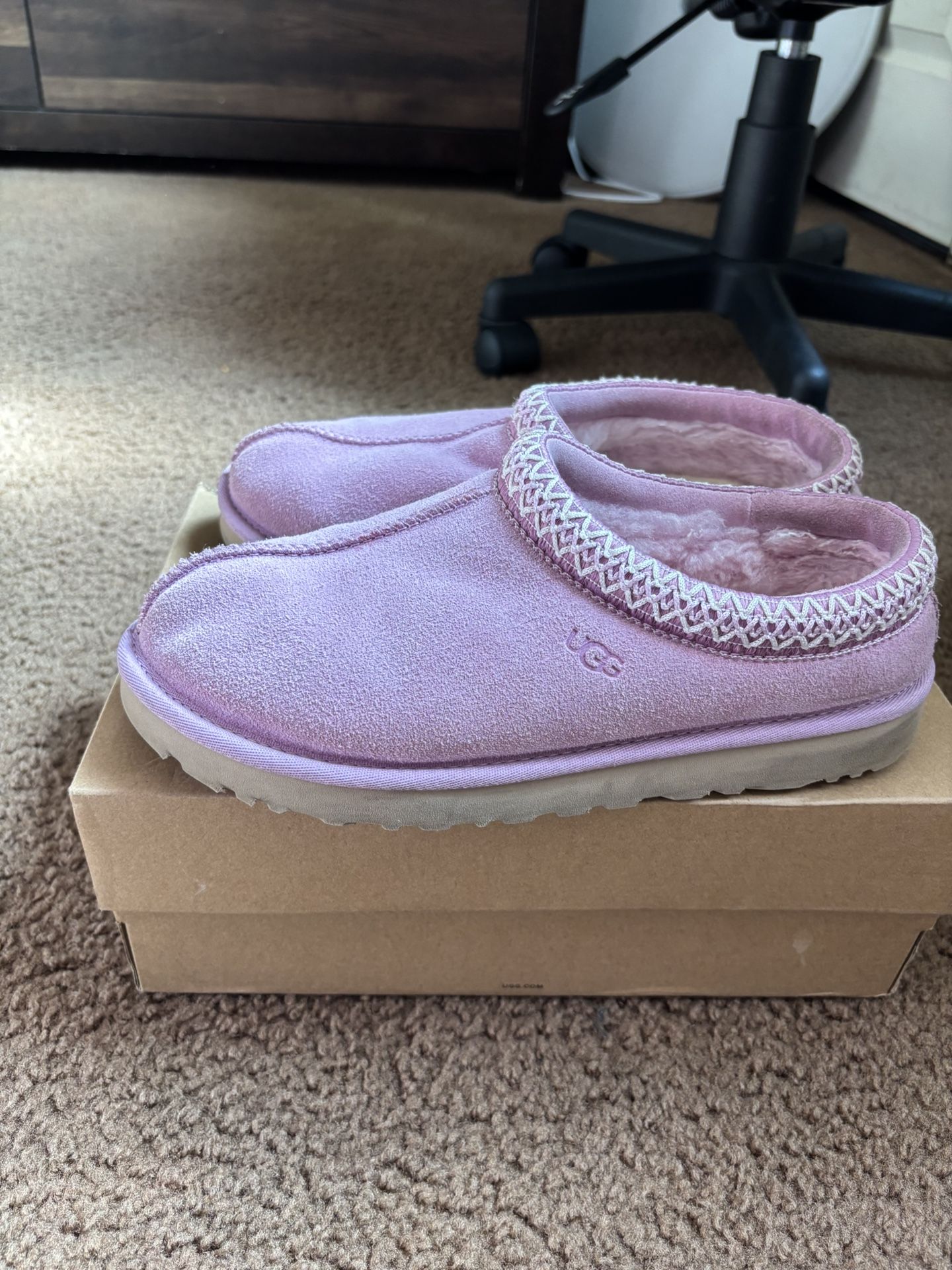 Ugg Tasman Slippers (Size 8 Women)