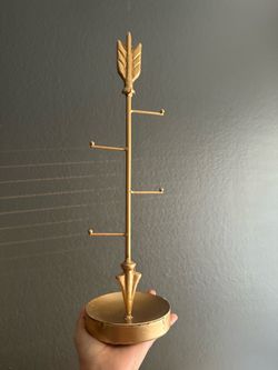 Arrow jewelry holder