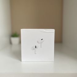 Apple AirPods Pro (2nd Generation) With MagSafe Case