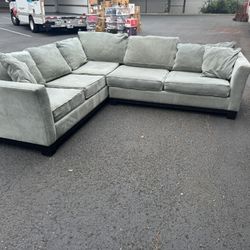 Macy’s Sectional Couch Sofá (Free Delivery)🚚