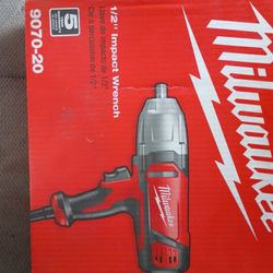 Milwaukee 1/2" Impact Wrench (9070-20)