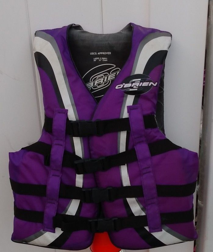 Excellent Shape O'Brien's Ladies Small Life Vest