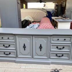 STANLEY FURNITURE LONG DRESSER 