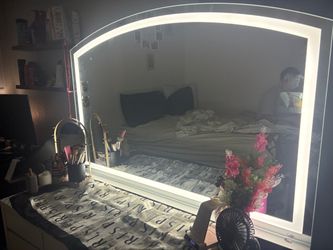 Vanity mirror