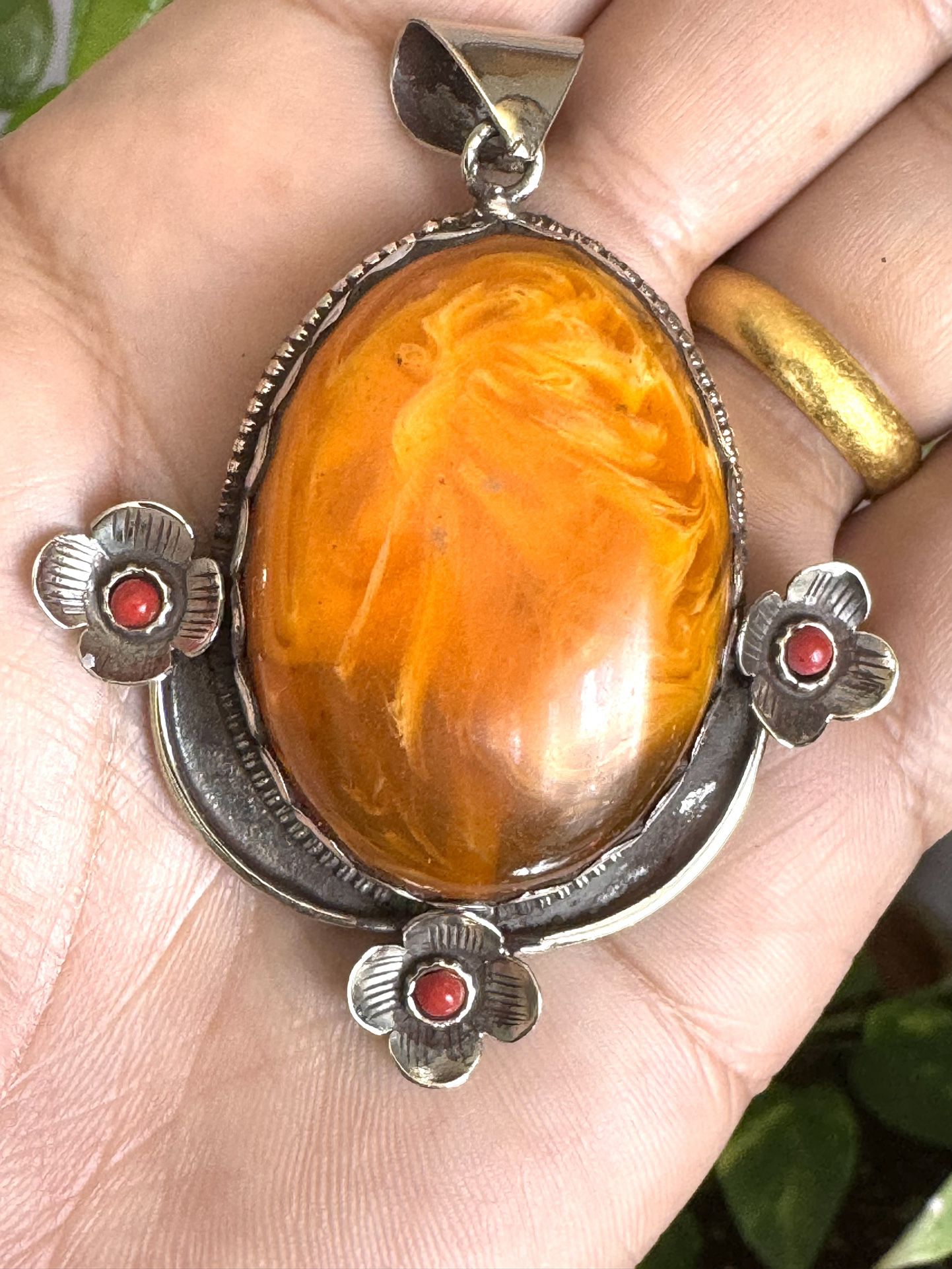 vintage and beautiful hand carved Pendant 🔥