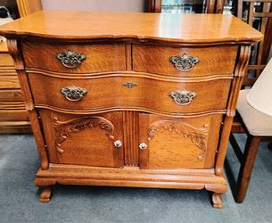 Lexington Furniture Victorian Dresser