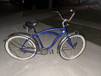 Schwinn Legacy 26 Inch Cruiser $30