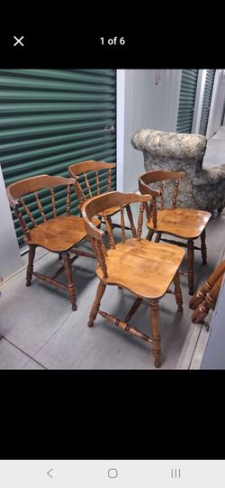 Table and 4 Chairs Set