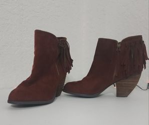  Women's Mohegan Chukka Boots W/fringes, Zippers. Not Rated Brand. 