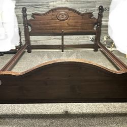 FREE King Size Headboard Footboard & Bedframe