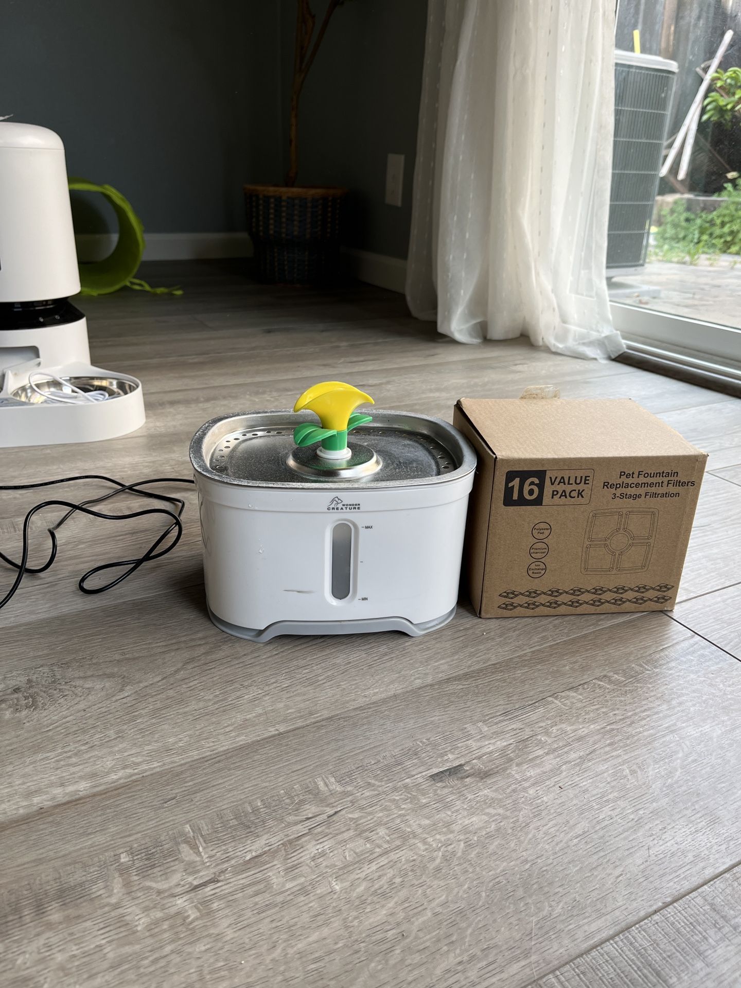 Cat Water Fountain With Extra Filler